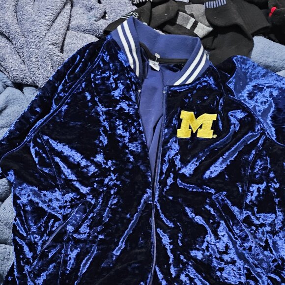 Michigan wolverines outfit - Picture 4 of 7